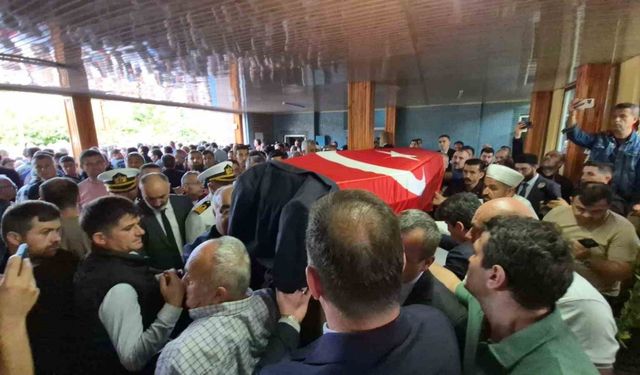 Göçükte hayatını kaybeden madenci memleketi Bartın’da son yolculuğuna uğurlandı