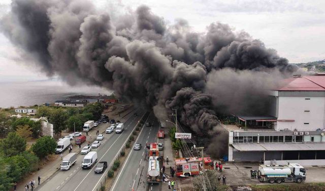 Trabzon’da AVM’de yangın