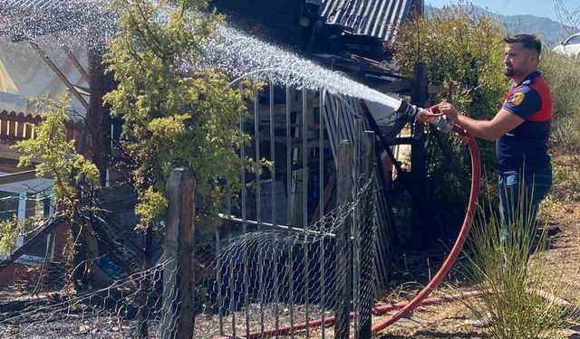 Türkeli’de anız yangını eve sıçradı