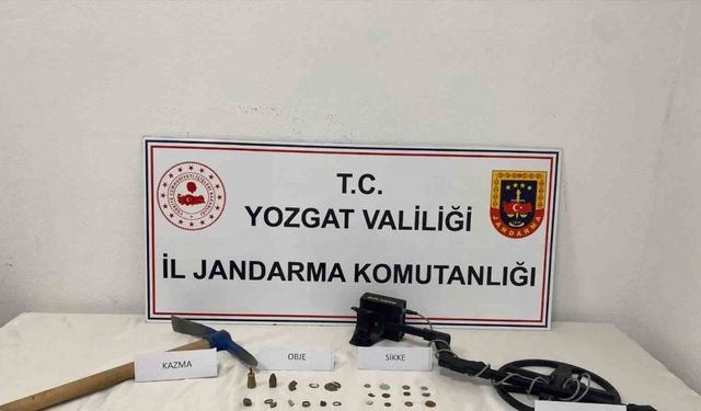 Akdağmadeni’nde 23 adet tarihi obje ele geçirildi