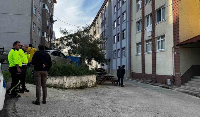 Bunalıma giren genç beşinci kattan atladı