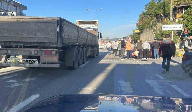 Hastane girişinde kaza: 2 yaralı