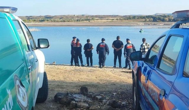 Kaçak avlanan 1 ton sazan balığı tekrar ırmağa bırakıldı