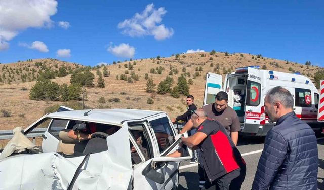 Kazada ağır yaralanan sürücü hastanede hayatını kaybetti