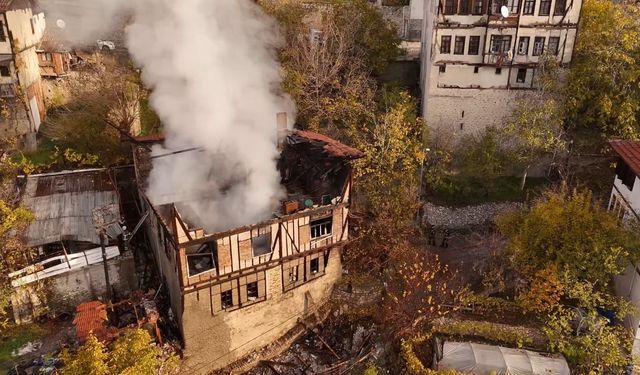 150 yıllık tarihi konaktan geriye kalan harabe dronla görüntülendi