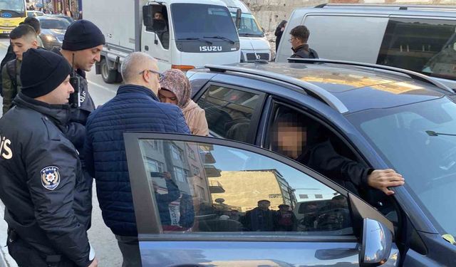 Aksaray'da 17 yaşındaki çocuk okul çıkışı bıçaklandı