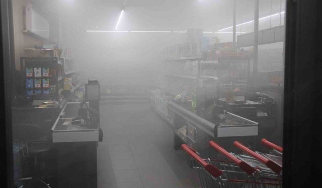 Amasya'da korkutan yangın: Marketi duman kapladı