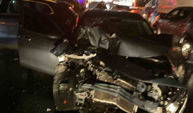 Anadolu Otoyolu'nda zincirleme kaza: 3 yaralı