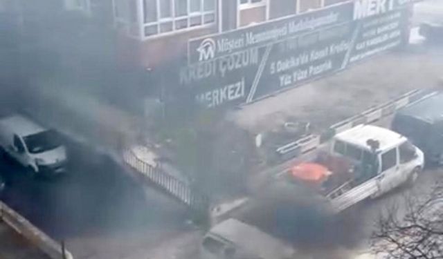 Ankara'da seyir halindeki otomobil alev aldı