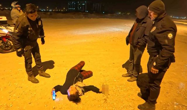 Bekçiler, 'Eve bırakalım' dedi, alkollü kadın 'Ölümü bulursunuz' cevabını verdi