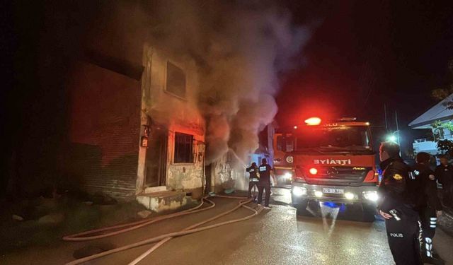 Bolu’da 2 katlı ahşap evde sobadan kaynaklı yangın çıktı: 1 yaralı