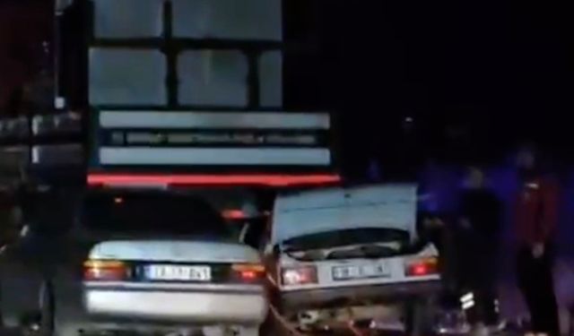 Çorum'da iki otomobil park halindeki vince çarptı: 1 ölü, 1 yaralı