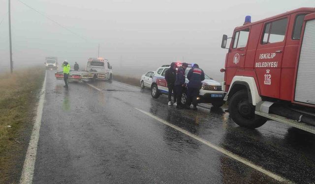Çorum'da sis trafik kazasına sebep oldu: 5 yaralı