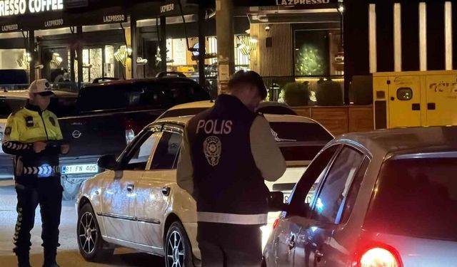 Düzce'de ambulansa yol vermeyen sürücü sağlık kontrolüne gönderiliyor