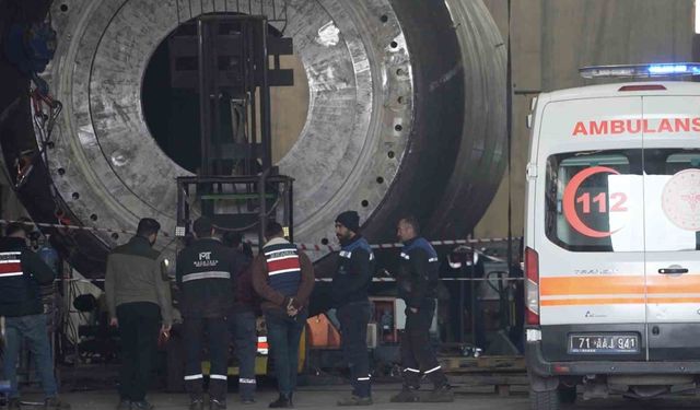 Fabrikada iş kazası: 3 tonluk sacın altında kalan 2 işçi öldü