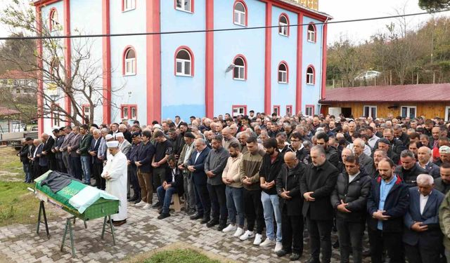 Hastalığına yenik düşen muhtar son yolculuğuna uğurlandı