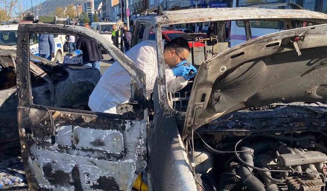 Hopa'da minibüs yangını korkuttu