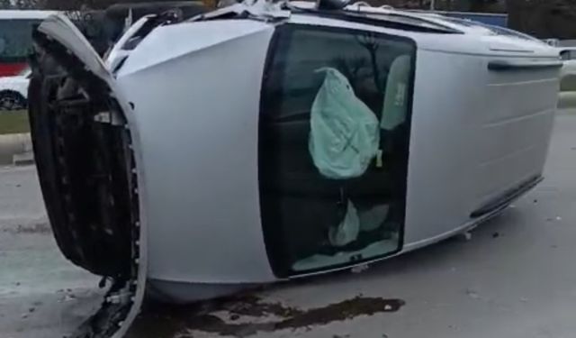 İki araç çarpıştı, sürücü yaralı