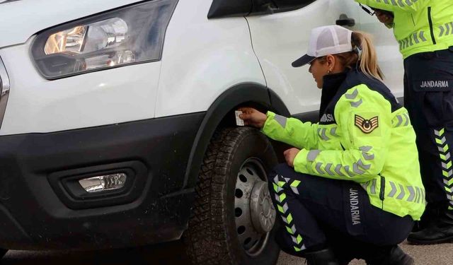 Jandarmadan kış lastiği denetimi