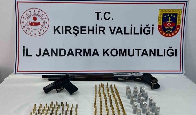 Kırşehir'de ruhsatsız silah operasyonu: 3 gözaltı
