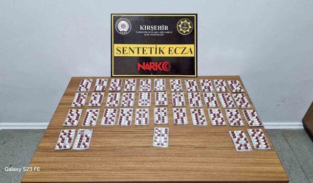 Kırşehir'de uyuşturucu operasyonu: 527 adet sentetik hap ele geçirildi