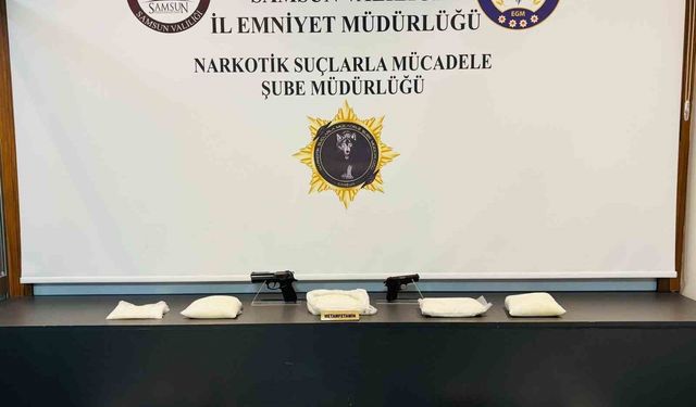 Narkotik polisi 'zula' evlerini çökertti