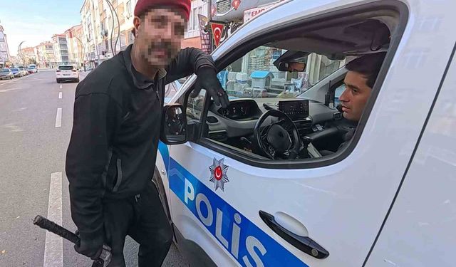 Polis uyarıya geldi, 'ahtım var, benzin döküp yakacağım' dedi