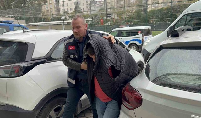 Samsun'da evinde uyuşturucuyla yakalanan şahıs adliyeye sevk edildi