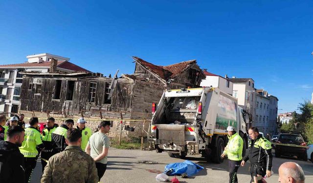Sinop Belediyesi çöp kamyonu önünden geçen yaşlı kadını ezdi: Cinayet gibi kaza kameraya yansıdı
