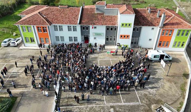 Sinop'ta kazada ölen öğretmen için tören düzenlendi