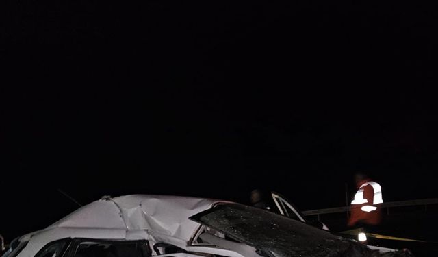 Sivas’ta iki otomobil çarpıştı: 1 ölü, 2 yaralı