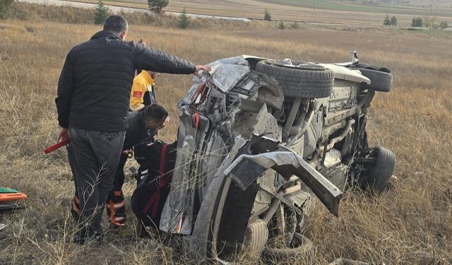 Takla atan otomobil hurdaya döndü: 1 yaralı