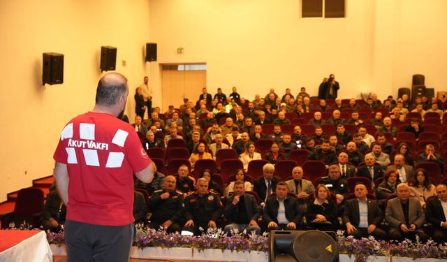 Turhal’da Afet Bilinci Aşılanıyor