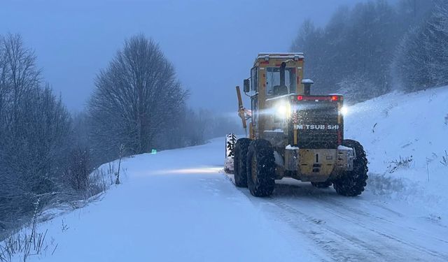 Tokat'ta Yoğun Kar Yağışına Karşı 7/24 Yol Mücadele