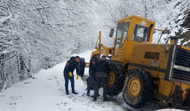 Almus'ta Karla Mücadele Gece Gündüz Devam Ediyor