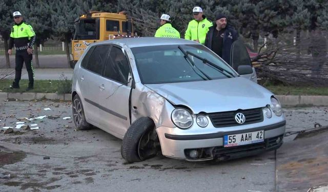 Amasya'da iki otomobil çarpıştı: 3 yaralı