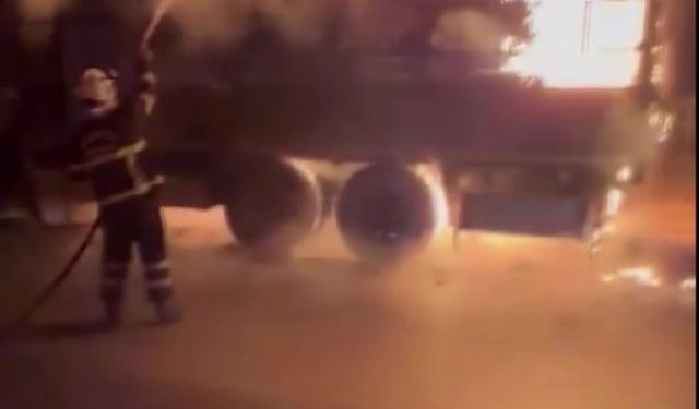 Amasya'da plastik halı yüklü kamyonda korkutan yangın