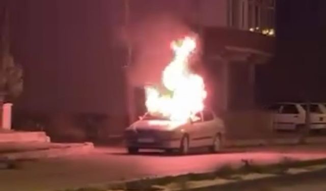 Amasya'da seyir halindeki otomobil alevlere teslim oldu