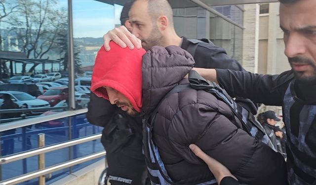 Bıçaklı cinayetin zanlısı kendini böyle savundu; '3 kişi bana saldırdı, yoksa ben ölecektim'