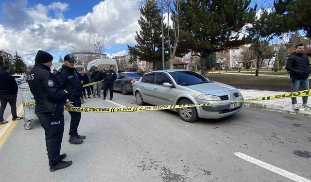 Çorum'da park halindeki otomobilde 30 yaşındaki şahıs ölü bulundu