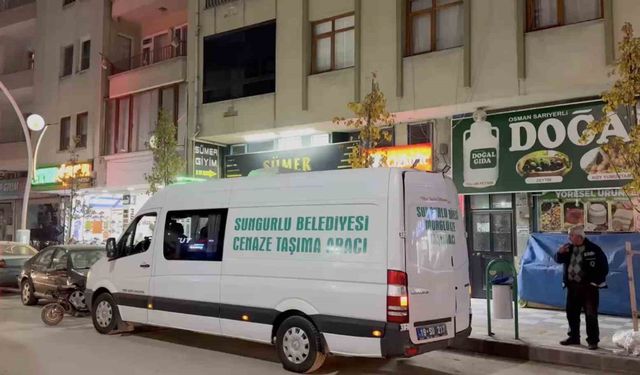 Haber alınamayan yaşlı kadın evinde ölü bulundu