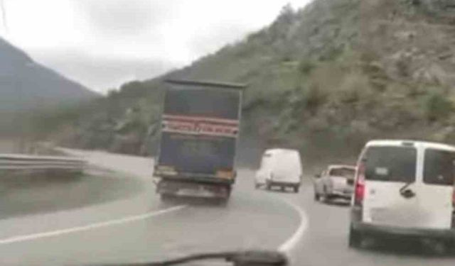 Hatalı sollama yapan tır sürücüsüne ceza