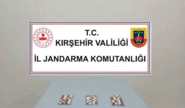 Jandarma yol uygulamasında uyuşturucu hap ele geçirdi