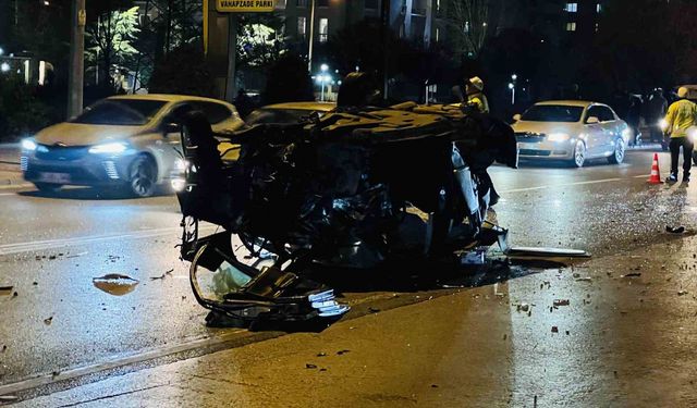 Konya'da ağaca çarpan otomobilden fırlayan yolcu kurtarılamadı