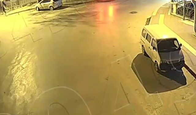 Otomobilin köprüden Yeşilırmak Nehri'ne uçtuğu kaza kamerada