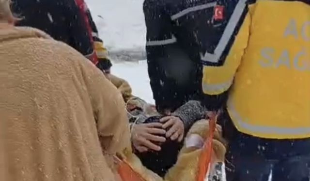 Sağlık ekipleri 72 saat içerisinde karda mahsur kalan 265 hastaya ulaştı