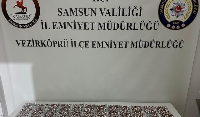 Vezirköprü'de araçta bin 308 adet uyuşturucu hap ele geçirildi