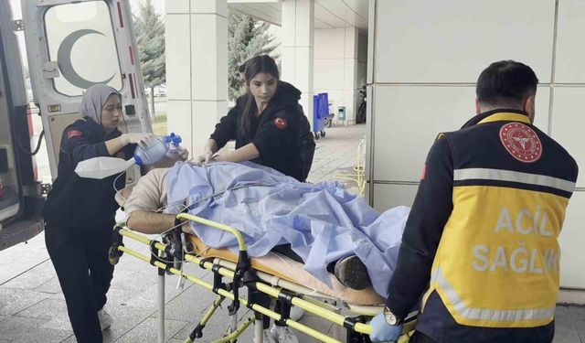 Yakınını kaza yerinde gören adam kalp krizi geçirdi