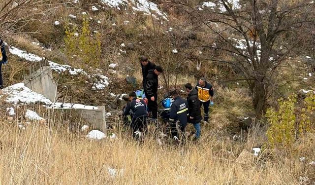 Yozgat'ta motosikletli sürücü şarampole yuvarlandı