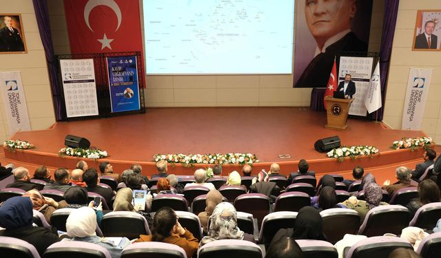 Doğu Türkistan Söyleşisi TOGÜ’de Yoğun İlgi Gördü